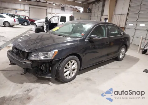 2017 Volkswagen Passat 1.8T S z USA, uszkodzony, nr VIN 1VWAT7A33HC016519